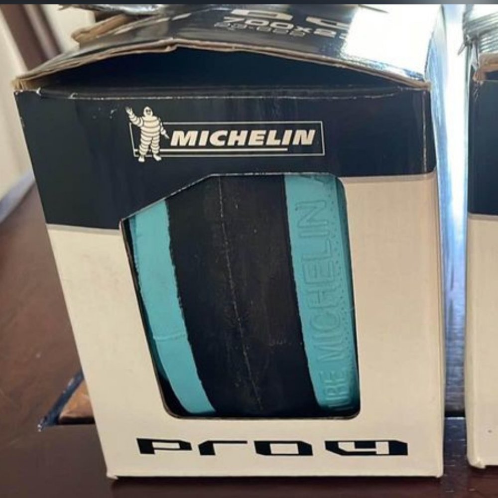 2 Michelin Pro4 Service Course Bike Tires